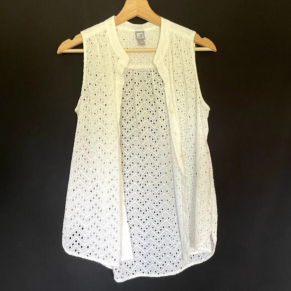 JCPenney white eyelet sleeveless button front top women's size S cotton - Picture 1 of 6
